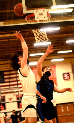 lays it off the window